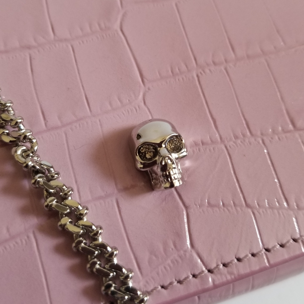 Alexander McQueen Croc-Embossed Leather Wallet-On-Chain Antic Pink - Picture 8 of 13
